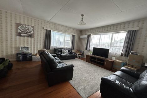 Photo of property in 195 Onepu Road, Lyall Bay, Wellington, 6022