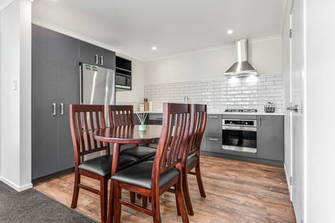 Photo of property in 28u2 Mckay Drive, Temple View, Hamilton, 3218