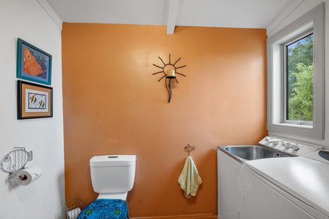 Photo of property in 1/230 East Coast Road, Forrest Hill, Auckland, 0620