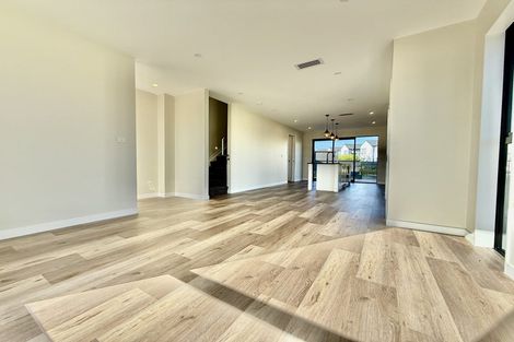 Photo of property in 136 Vintry Drive, Kumeu, 0810