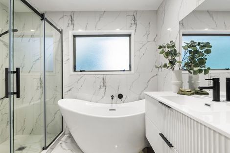 Photo of property in 2/48 Park Hill Road, Birkenhead, Auckland, 0626