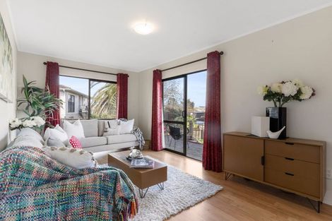Photo of property in 16 St Catherine Crescent, West Harbour, Auckland, 0618