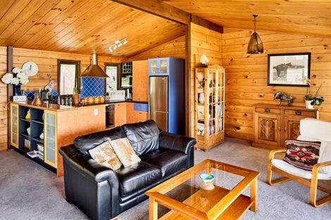 Photo of property in 33 Leeward Drive, Whitby, Porirua, 5024