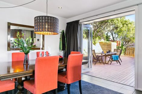 Photo of property in 9 Balmain Street, Newlands, Wellington, 6037