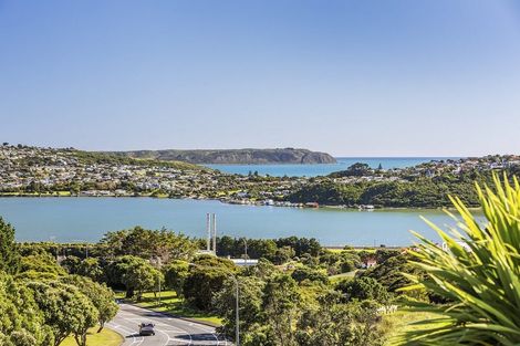 Photo of property in 3 Greenstone Place, Aotea, Porirua, 5024