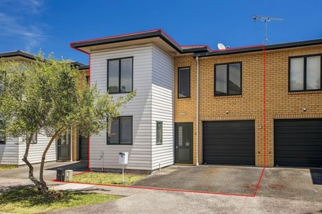 Photo of property in 9 Verdale Circle, Glen Eden, Auckland, 0602