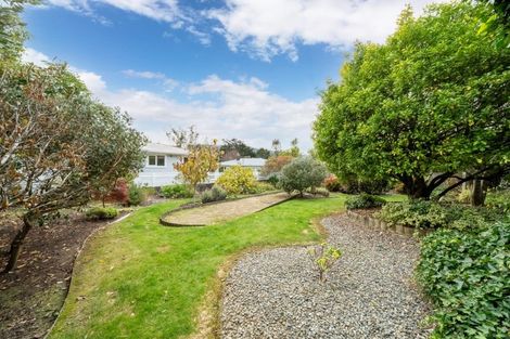 Photo of property in 64 Taylor Terrace, Tawa, Wellington, 5028