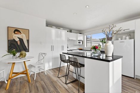 Photo of property in 1/11 Chester Street, Taradale, Napier, 4112