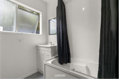Photo of property in 99 Kemp Road, Massey, Auckland, 0614