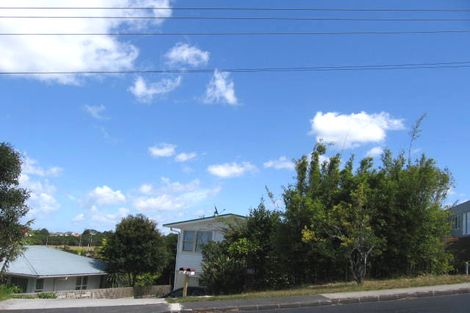Photo of property in 3 Sycamore Drive, Sunnynook, Auckland, 0620