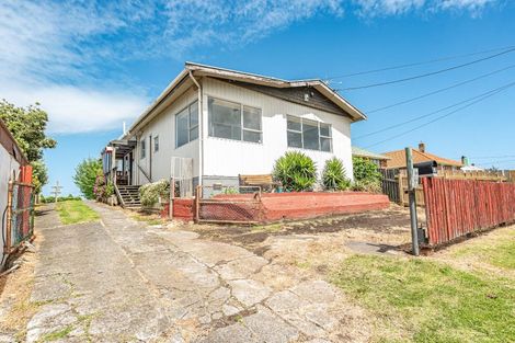 Photo of property in 65 Swiss Avenue, Gonville, Whanganui, 4501