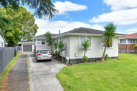Photo of property in 16 Courtenay Crescent, Mangere East, Auckland, 2024