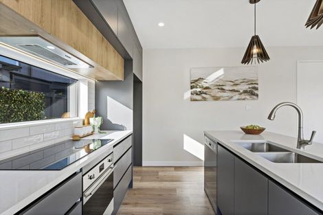 Photo of property in 6 Cara Avenue, Kumeu, 0810