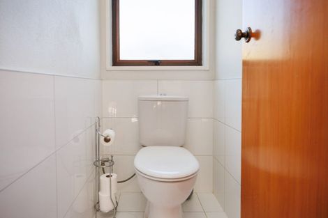 Photo of property in 2/341 College Street, West End, Palmerston North, 4410