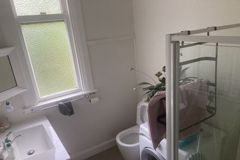 Photo of property in 27 Sutherland Crescent, Melrose, Wellington, 6023