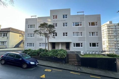 Photo of property in Elms Court Flats, 4/367 The Terrace, Te Aro, Wellington, 6011