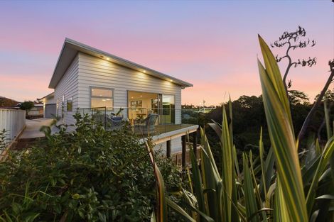 Photo of property in 12c Ruskin Place, Westown, New Plymouth, 4310