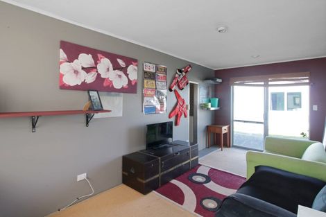 Photo of property in 11 Low Avenue, Foxton Beach, Foxton, 4815