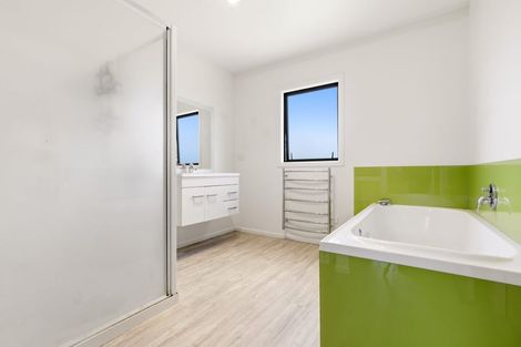 Photo of property in 92 Lisland Drive, Kinloch, Taupo, 3377