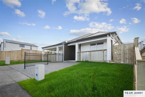 Photo of property in 43 Tributary Parade, Karaka, 2113