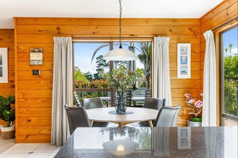 Photo of property in 8 Buckleys Track, Paremoremo, Auckland, 0632
