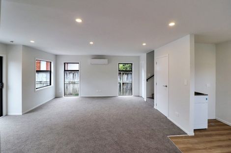 Photo of property in 137 Whites Line East, Waiwhetu, Lower Hutt, 5010