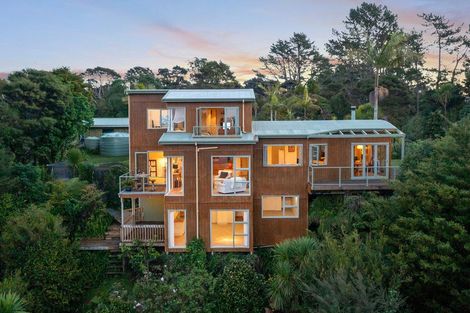 Photo of property in 417 Paremoremo Road, Paremoremo, Auckland, 0632