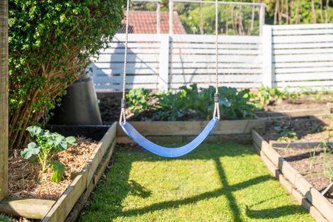 Photo of property in 57 Severn Street, Island Bay, Wellington, 6023