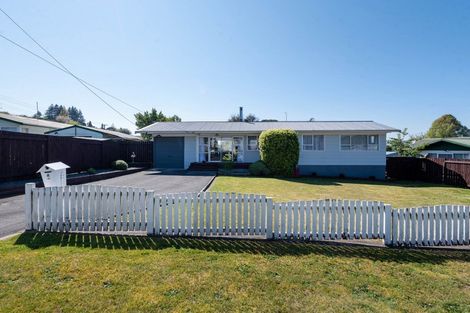 Photo of property in 4 Collie Drive, Pukehangi, Rotorua, 3015