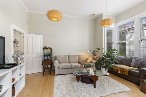 Photo of property in 84 Glenmore Street, Northland, Wellington, 6012