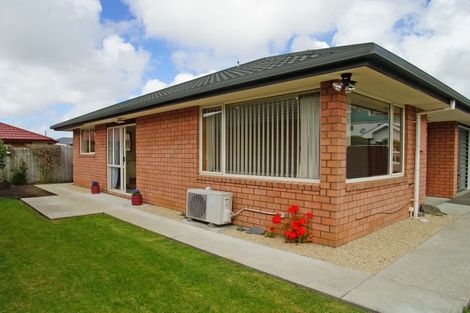 Photo of property in 2/43 Peverel Street, Riccarton, Christchurch, 8041