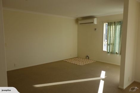 Photo of property in 6b Kinapori Terrace, Newlands, Wellington, 6037