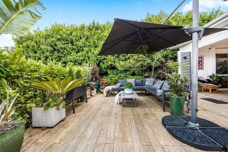 Photo of property in 44 Boocock Crescent, Orewa, 0931