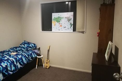 Photo of property in 32 Misty Valley Drive, Henderson, Auckland, 0612