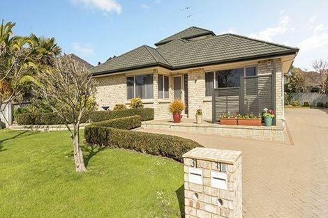 Photo of property in 31 Maghera Drive, East Tamaki Heights, Auckland, 2016