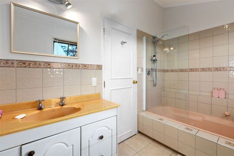 Photo of property in 42 Maygrove Drive, Orewa, 0931