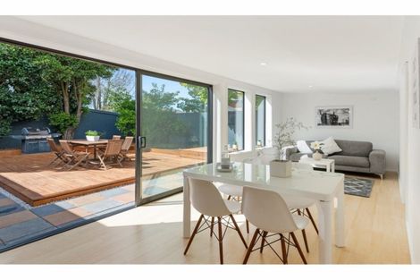 Photo of property in 23 Derrett Place, Saint Martins, Christchurch, 8022