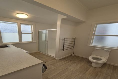 Photo of property in 68 Evans Bay Parade, Roseneath, Wellington, 6021