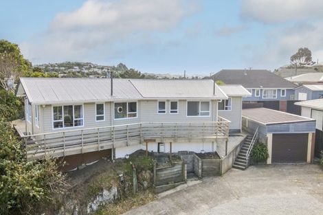 Photo of property in 9 Omega Street, Newlands, Wellington, 6037
