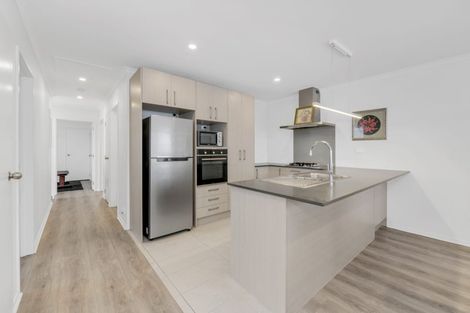 Photo of property in 21 Whareatua Avenue, Takanini, 2112