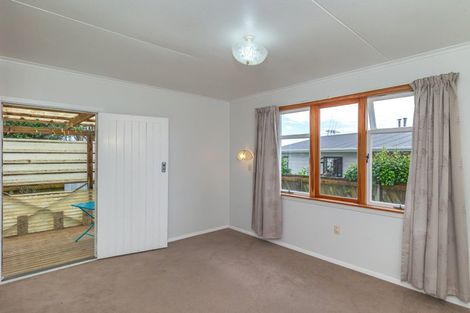 Photo of property in 12 Ryder Crescent, Levin, 5510