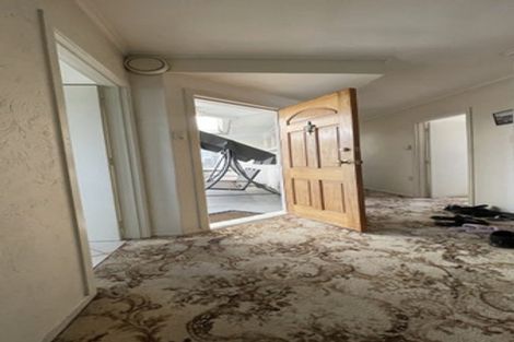 Photo of property in 10 Mildmay Road, Henderson, Auckland, 0610