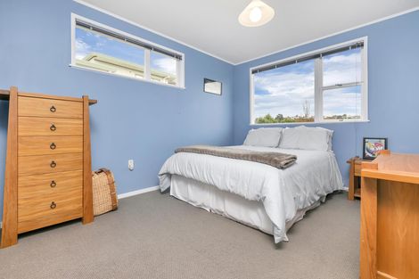 Photo of property in 16 Coronation Road, Glenfield, Auckland, 0627