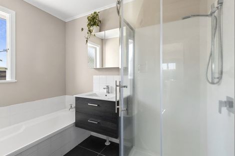 Photo of property in 70 Mears Road, St Andrews, Hamilton, 3200