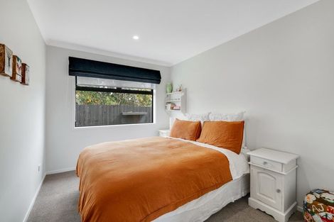 Photo of property in 16a Lillian Place, Orewa, 0931