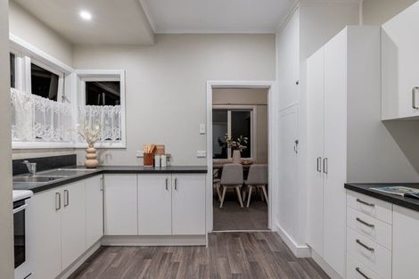 Photo of property in 27 Savage Crescent, West End, Palmerston North, 4412