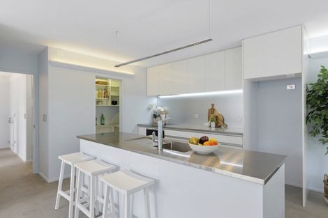 Photo of property in 64 Hewitts Road, Merivale, Christchurch, 8014