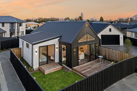 Photo of property in 1/1 Hebe Lane, Northwood, 8051