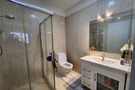 Photo of property in 8b Carlos Drive, Flat Bush, Auckland, 2016