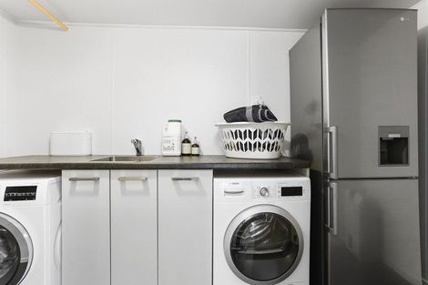 Photo of property in 17 Longview Rise, Massey, Auckland, 0614